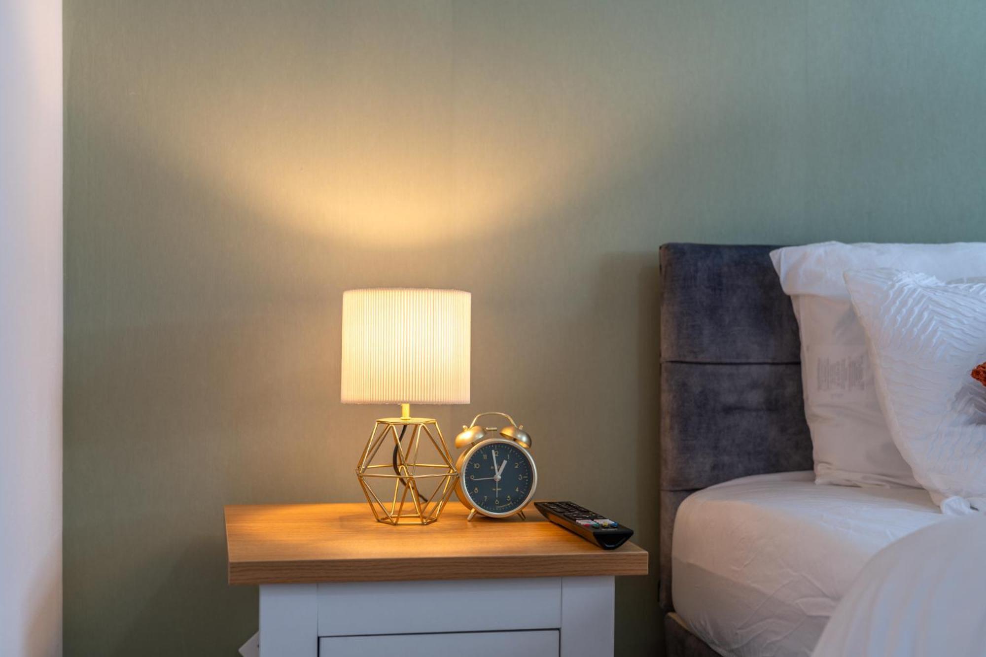 Dockside - 5 Comfy Beds-perfect For Contractors And Families- Free Parking Holiday home *