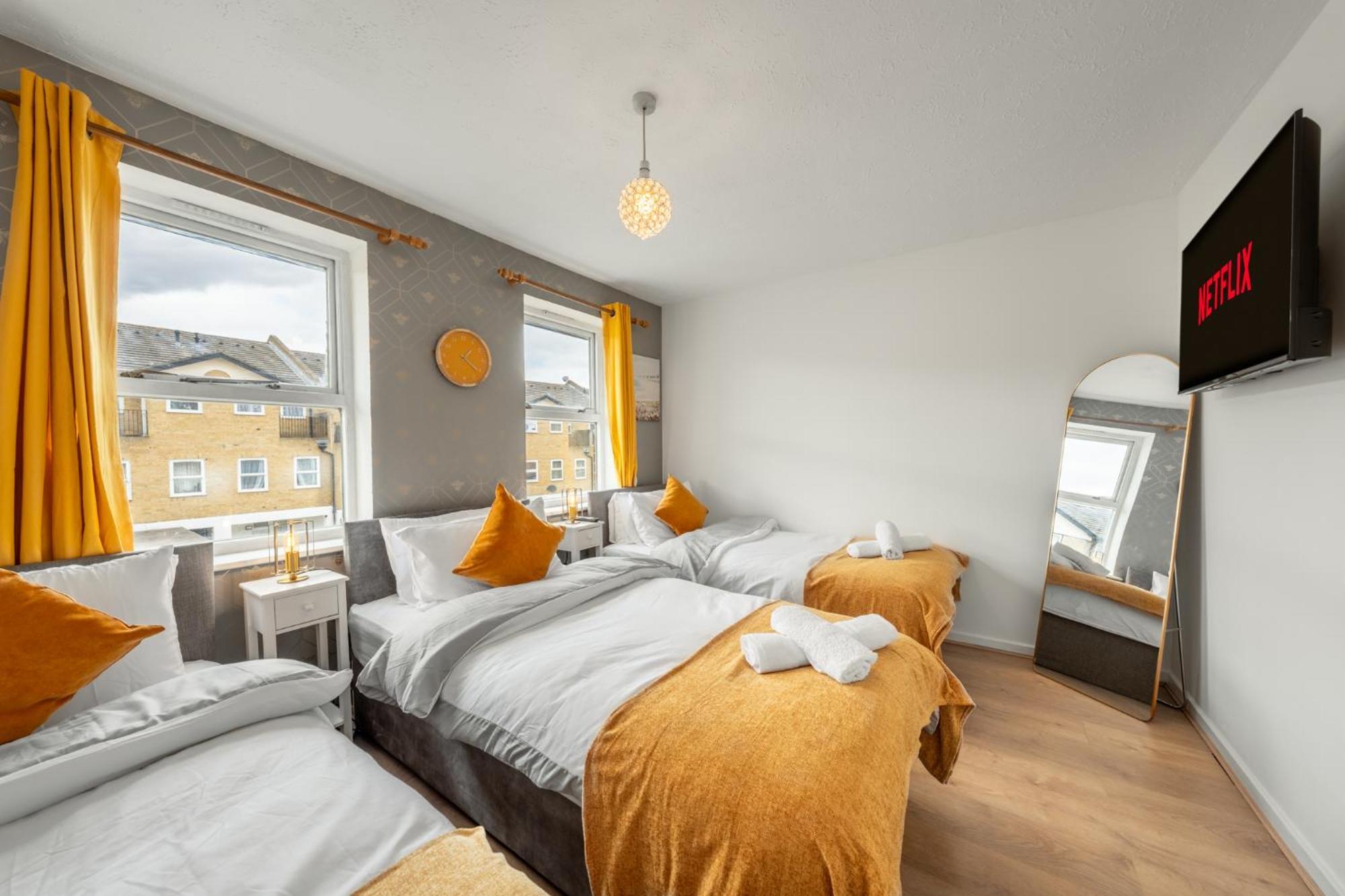 Dockside - 5 Comfy Beds-perfect For Contractors And Families- Free Parking Holiday home London